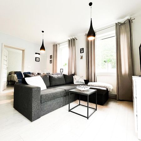 Апартаменти Walk To Park, Modern 2Bd Kitchen! Balcony, Parking Вроцлав Екстер'єр фото